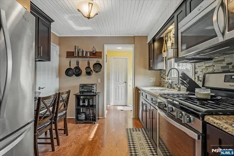 $649,000 | 11 Beech Street, Cedar Grove, NJ 07009