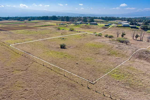 a view of an ocean beach and an ocean view