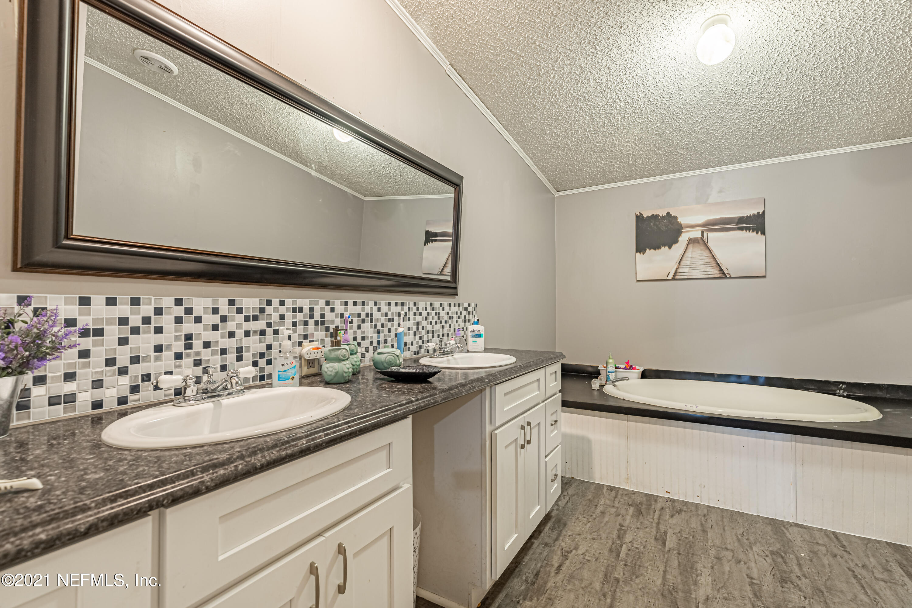 1999 Gentlebreeze Road Middleburg, FL 32068 - Photo 21 of 31 20 Master Bathroom-3