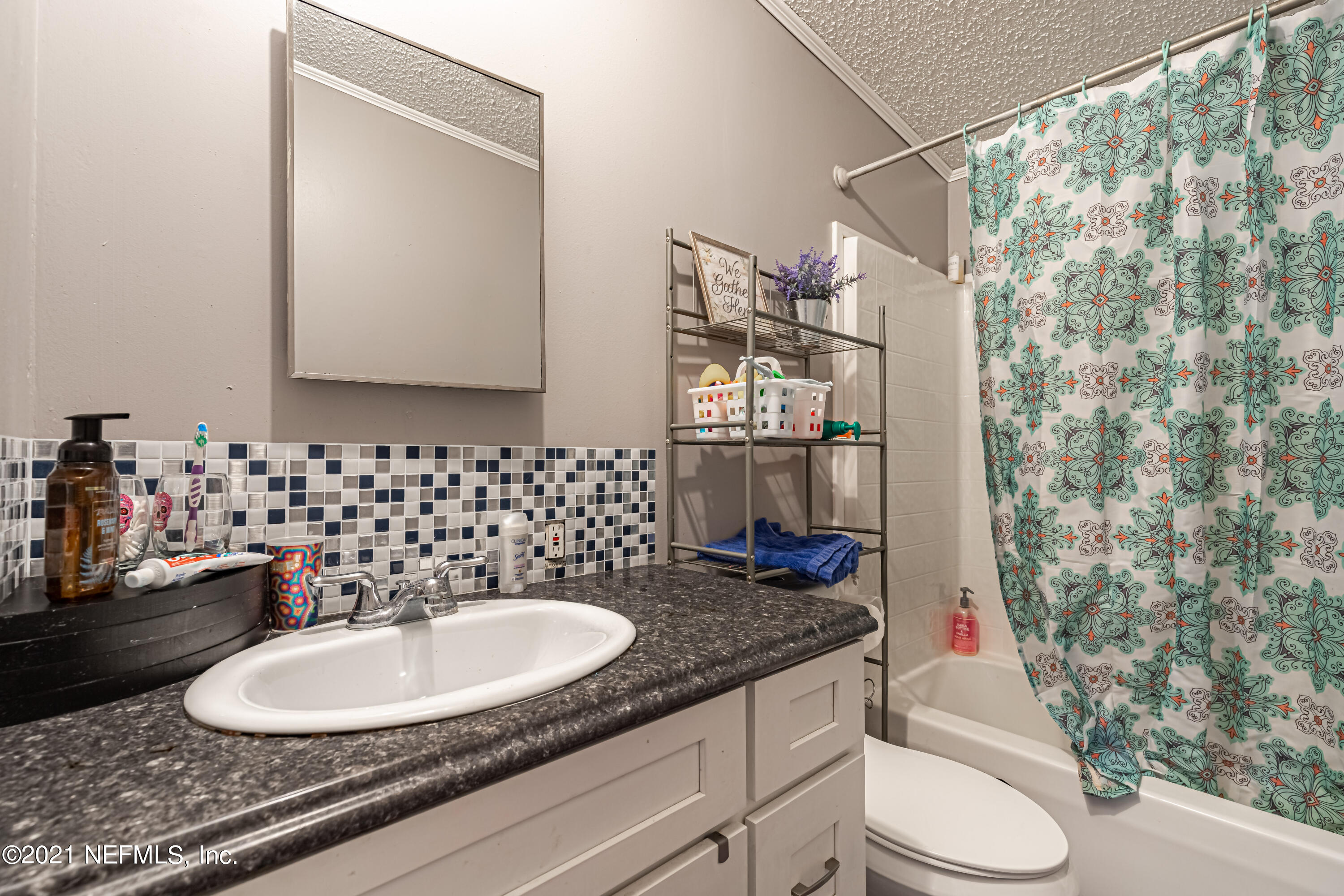 1999 Gentlebreeze Road Middleburg, FL 32068 - Photo 24 of 31 23 Second Bathroom