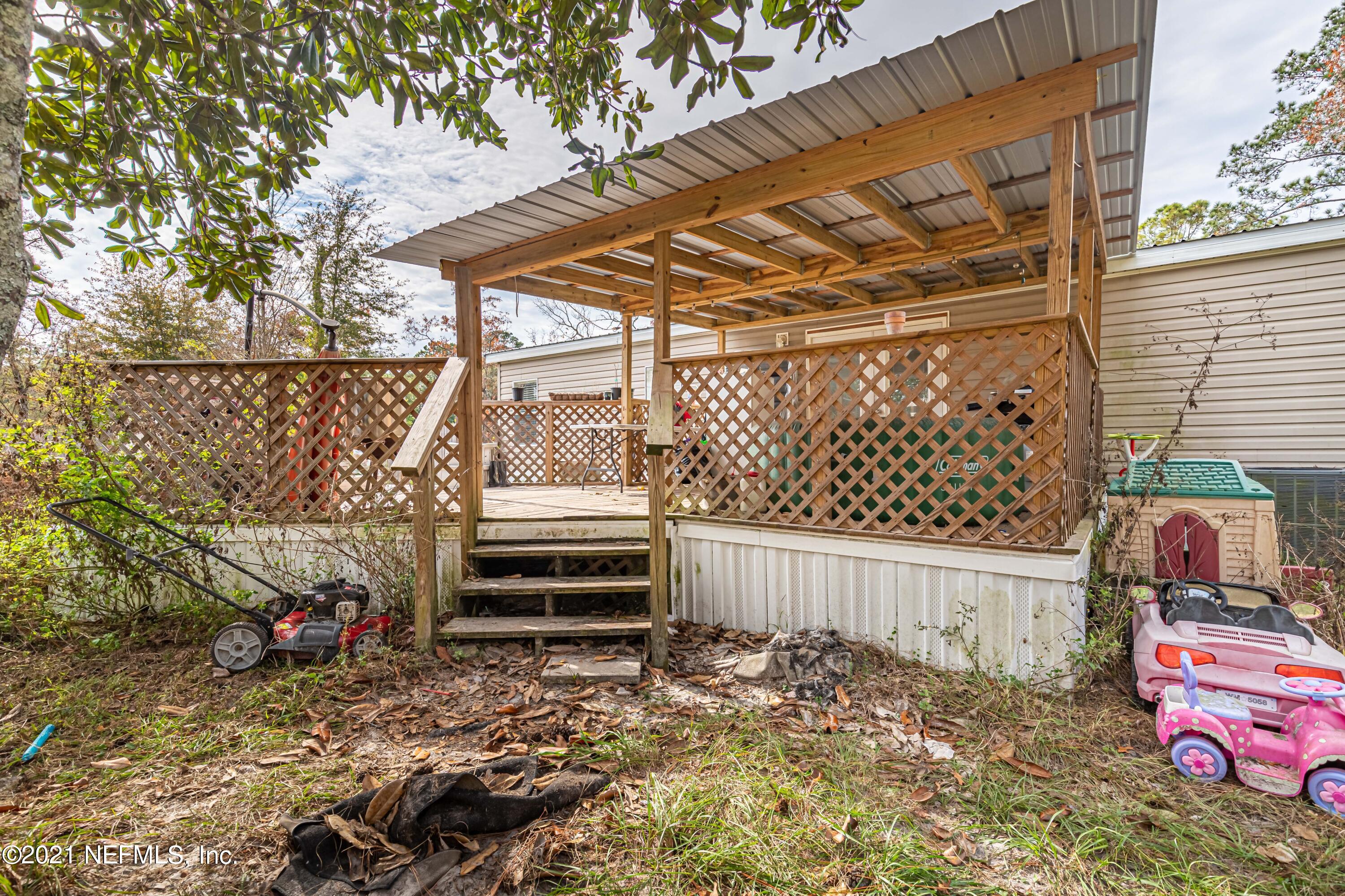 1999 Gentlebreeze Road Middleburg, FL 32068 - Photo 25 of 31 24 Back Patio