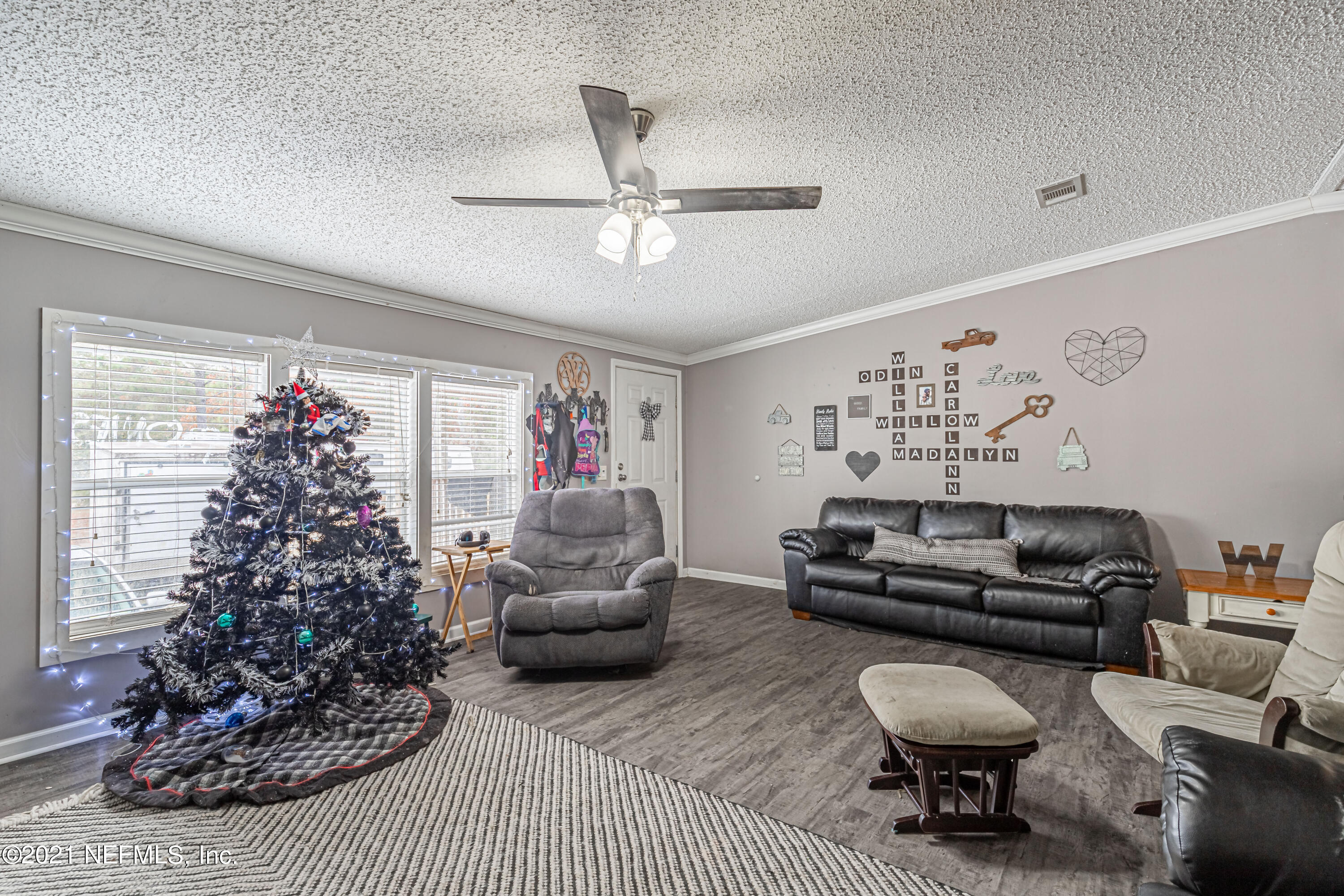 1999 Gentlebreeze Road Middleburg, FL 32068 - Photo 5 of 31 4 Family Room
