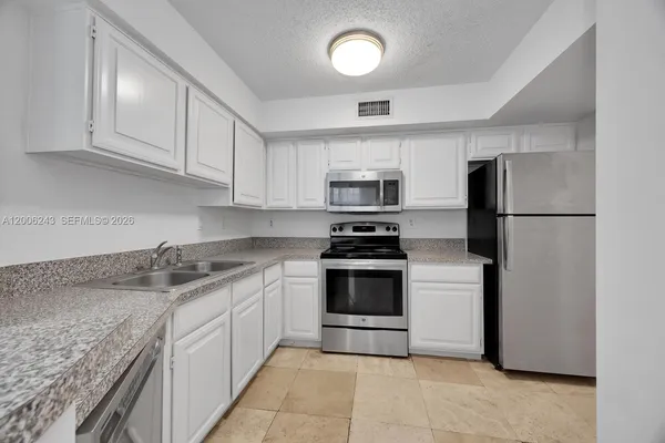 $2,850 | 1280 South Alhambra Circle, Unit 2316, Coral Gables, FL 33146
