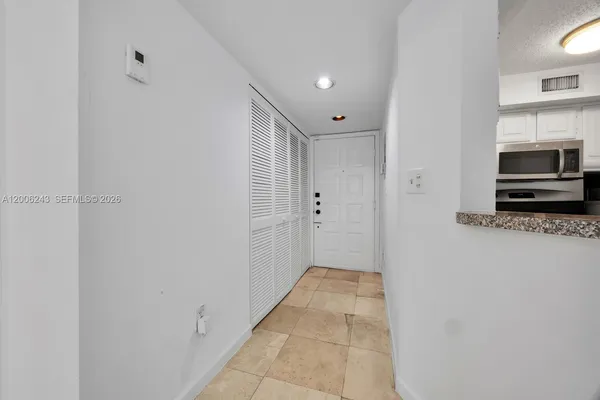 $2,850 | 1280 South Alhambra Circle, Unit 2316, Coral Gables, FL 33146