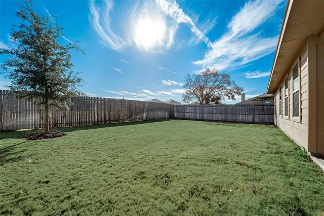$2,100 | 649 Clearbrook Street, Azle, TX 76020