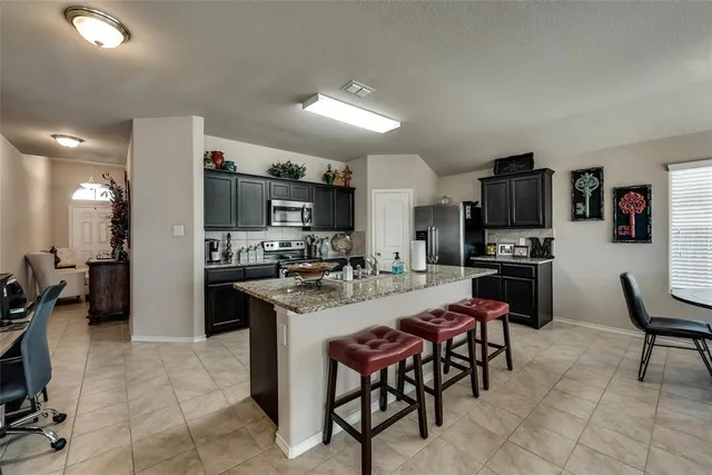 $2,100 | 649 Clearbrook Street, Azle, TX 76020