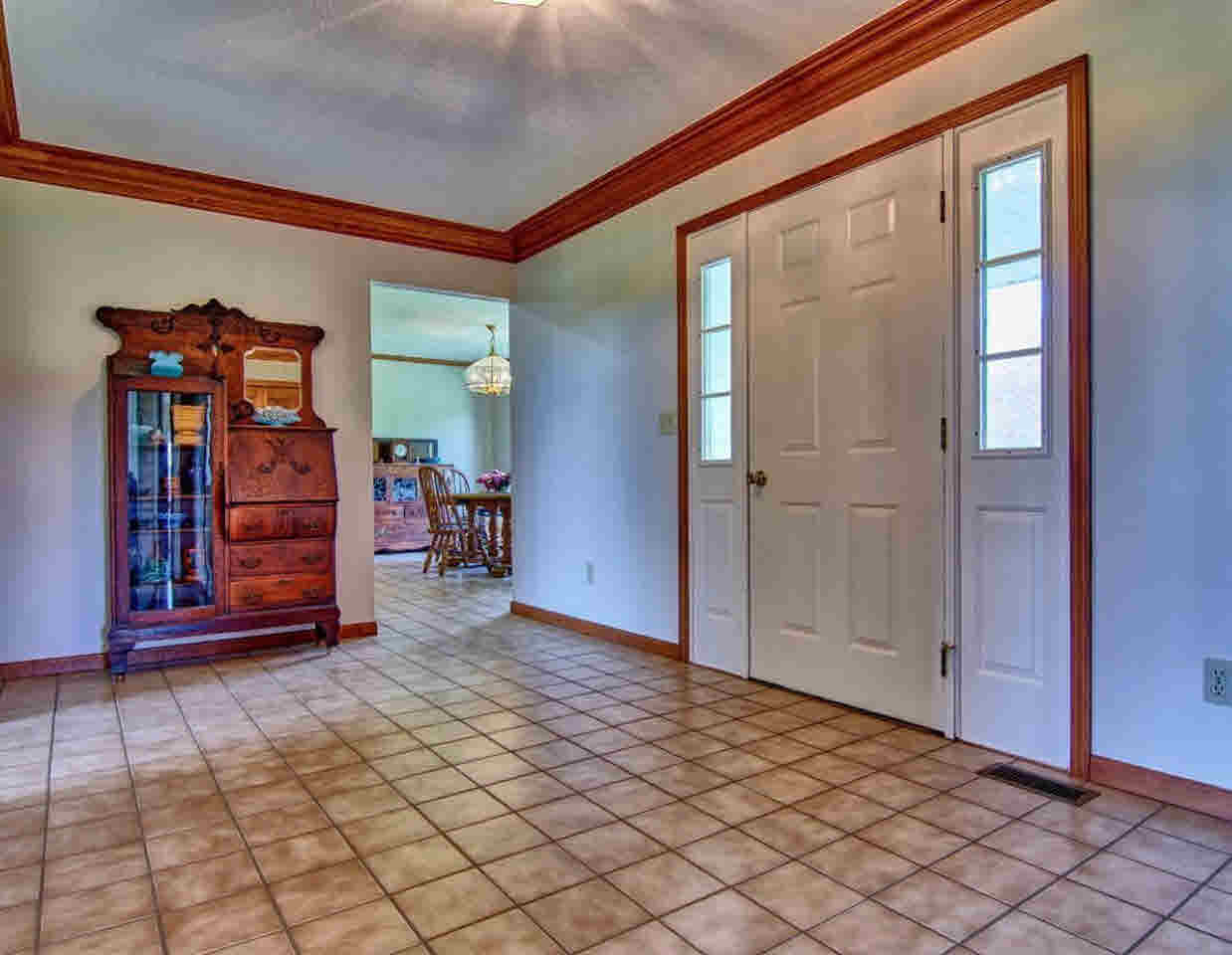 10182 East Richfield Road Davison, MI 48423 - Photo 20 of 43 21311039-19.JPG