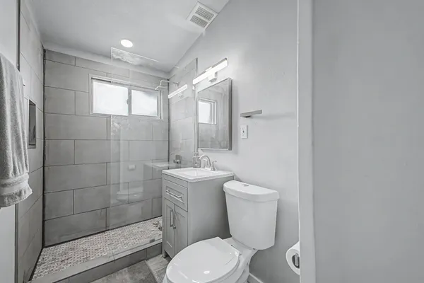 $2,400 | 2025 East Howe Avenue, Tempe, AZ 85281