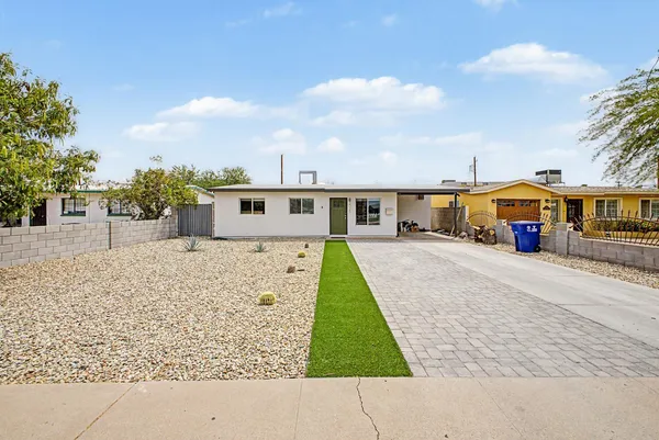 $2,400 | 2025 East Howe Avenue, Tempe, AZ 85281