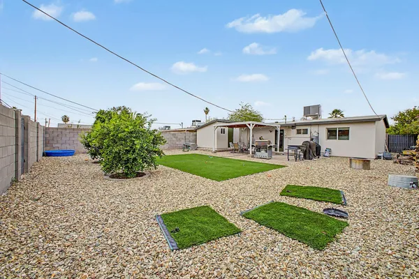 $2,400 | 2025 East Howe Avenue, Tempe, AZ 85281