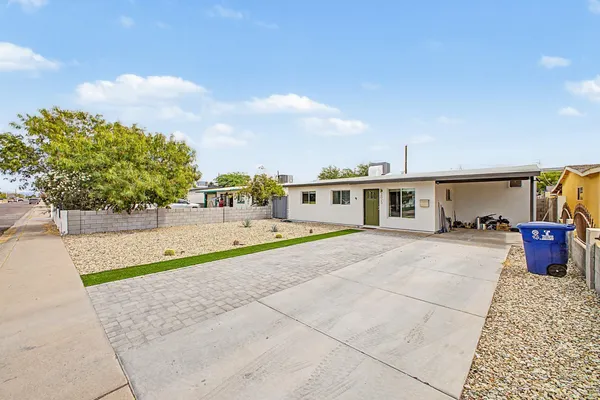 $2,400 | 2025 East Howe Avenue, Tempe, AZ 85281