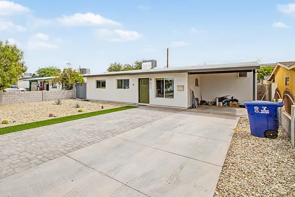 $2,400 | 2025 East Howe Avenue, Tempe, AZ 85281