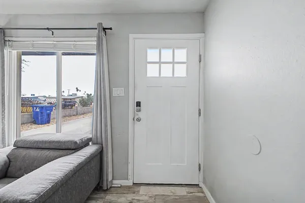 $2,400 | 2025 East Howe Avenue, Tempe, AZ 85281