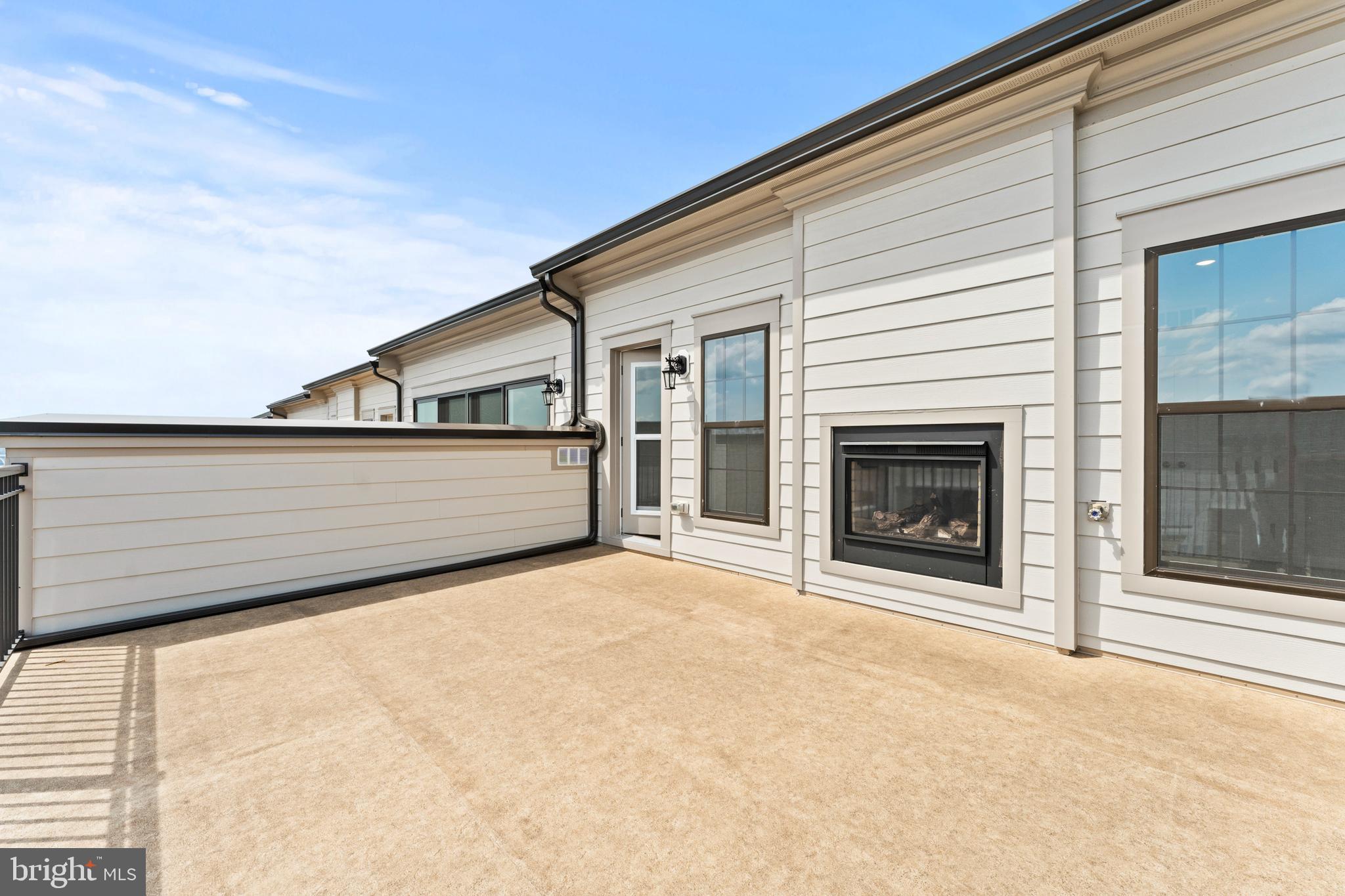 623 Trimaran Way Oxon Hill, MD 20745 - Photo 44 of 45 a view of a house with a balcony