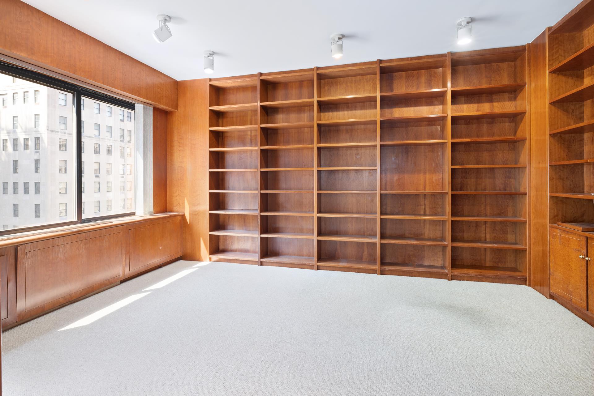 733 Park Avenue, Unit 8 Manhattan, NY 10021 - Photo 4 of 8