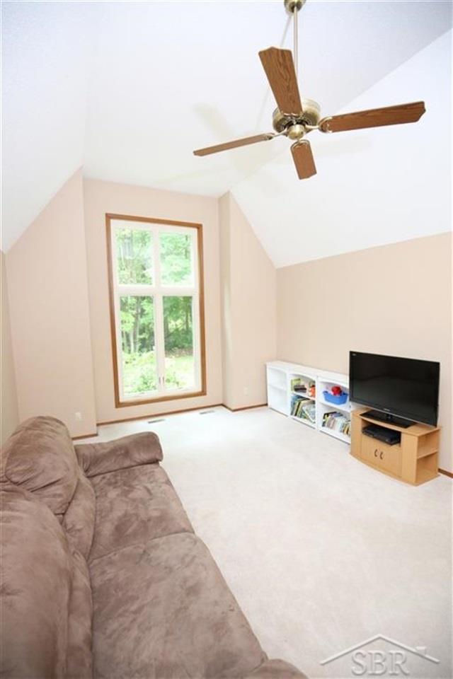 2314 North Trail Road Midland, MI 48642 - Photo 23 of 69 50017990-22.JPG