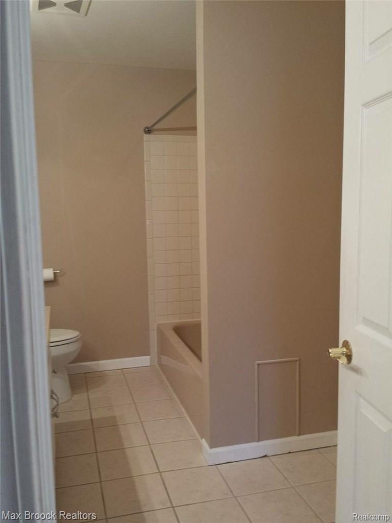 6666 Orion Road Rochester, MI 48306 - Photo 10 of 10 IMG_2450.JPG