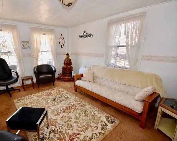 $450 | 58 South East Street, Unit 1, Amherst, MA 01002