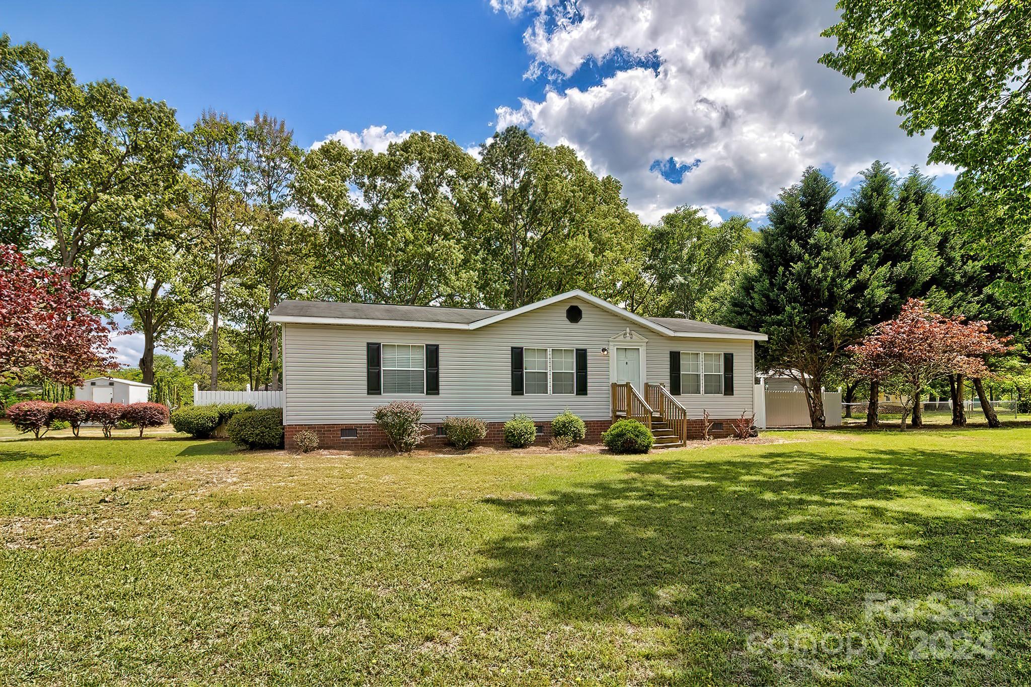 302 Chestnut Street Bethune, SC 29009 - Photo 2 of 20 Gallery Image 2