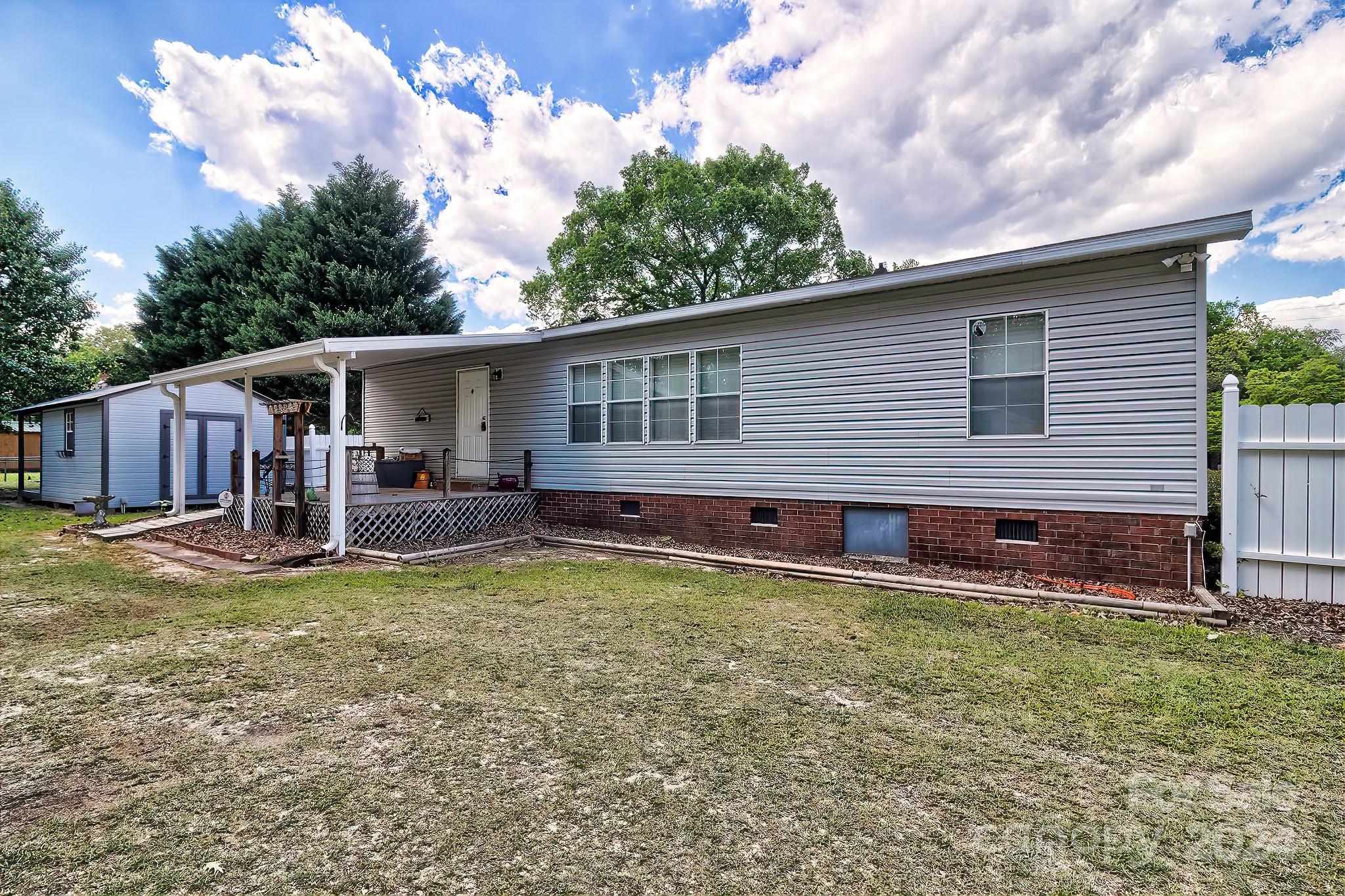 302 Chestnut Street Bethune, SC 29009 - Photo 3 of 20 Gallery Image 3