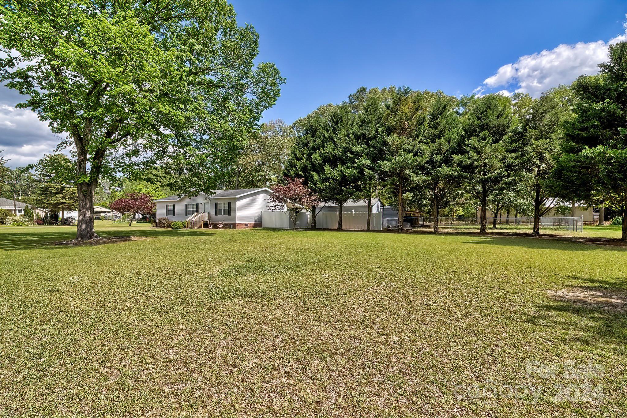 302 Chestnut Street Bethune, SC 29009 - Photo 4 of 20 Gallery Image 4