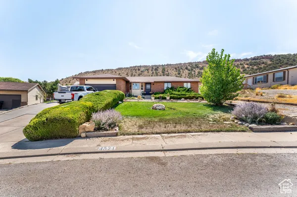 $449,000 | 4571 West Hillside Drive, Vernal, UT 84078