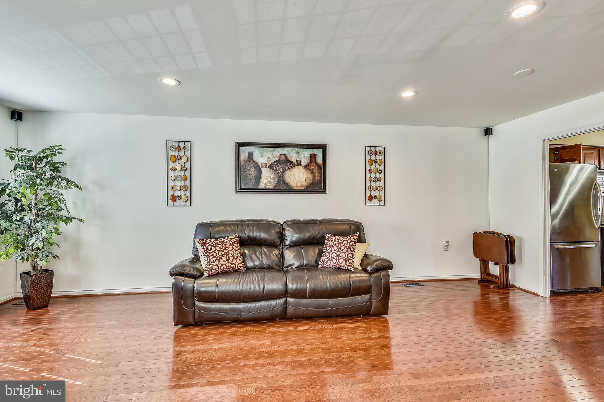 2946 Seminole Road Woodbridge, VA 22192 - Photo 4 of 34 Gallery Image 4