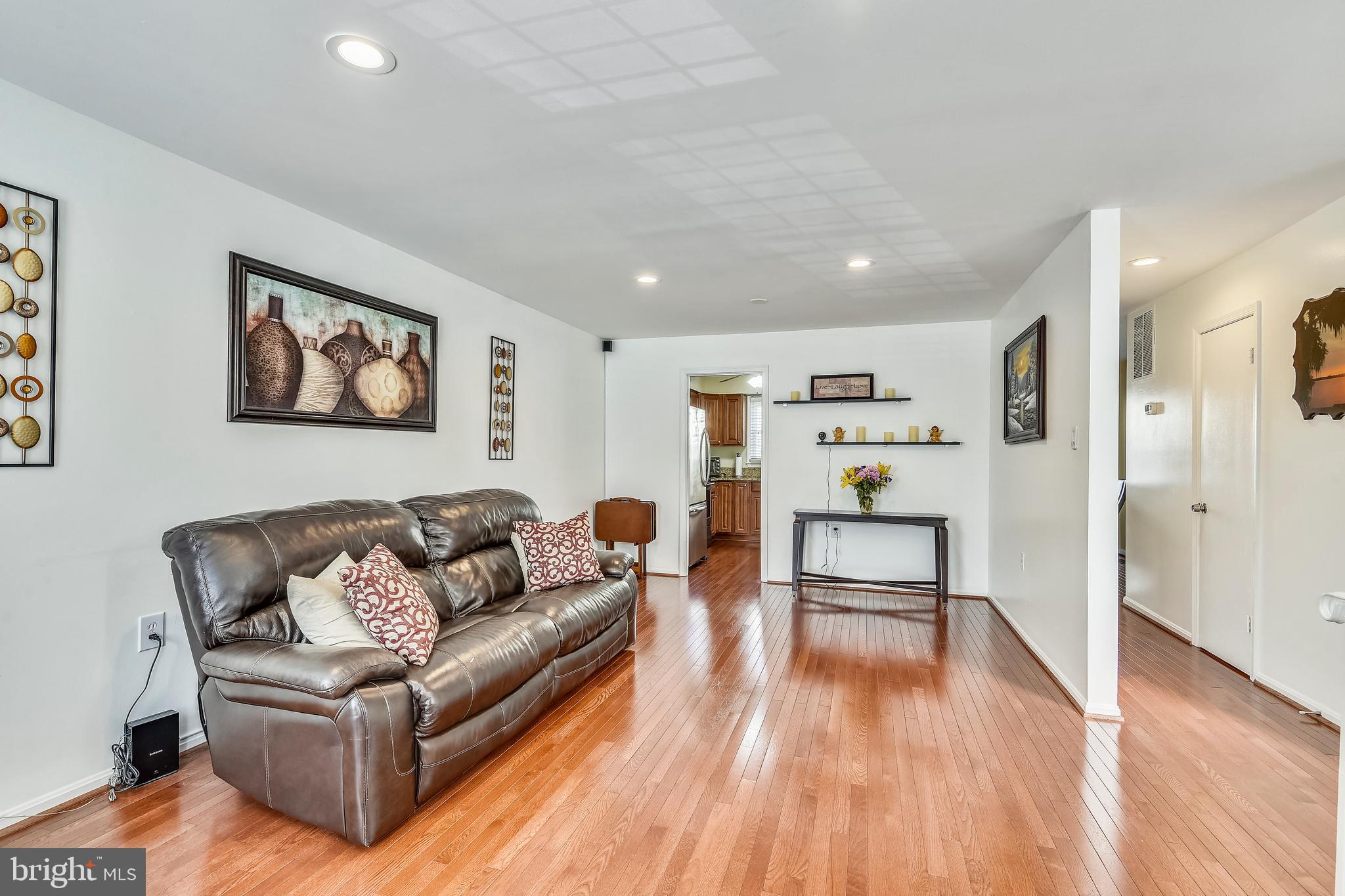 2946 Seminole Road Woodbridge, VA 22192 - Photo 5 of 34 Gallery Image 5