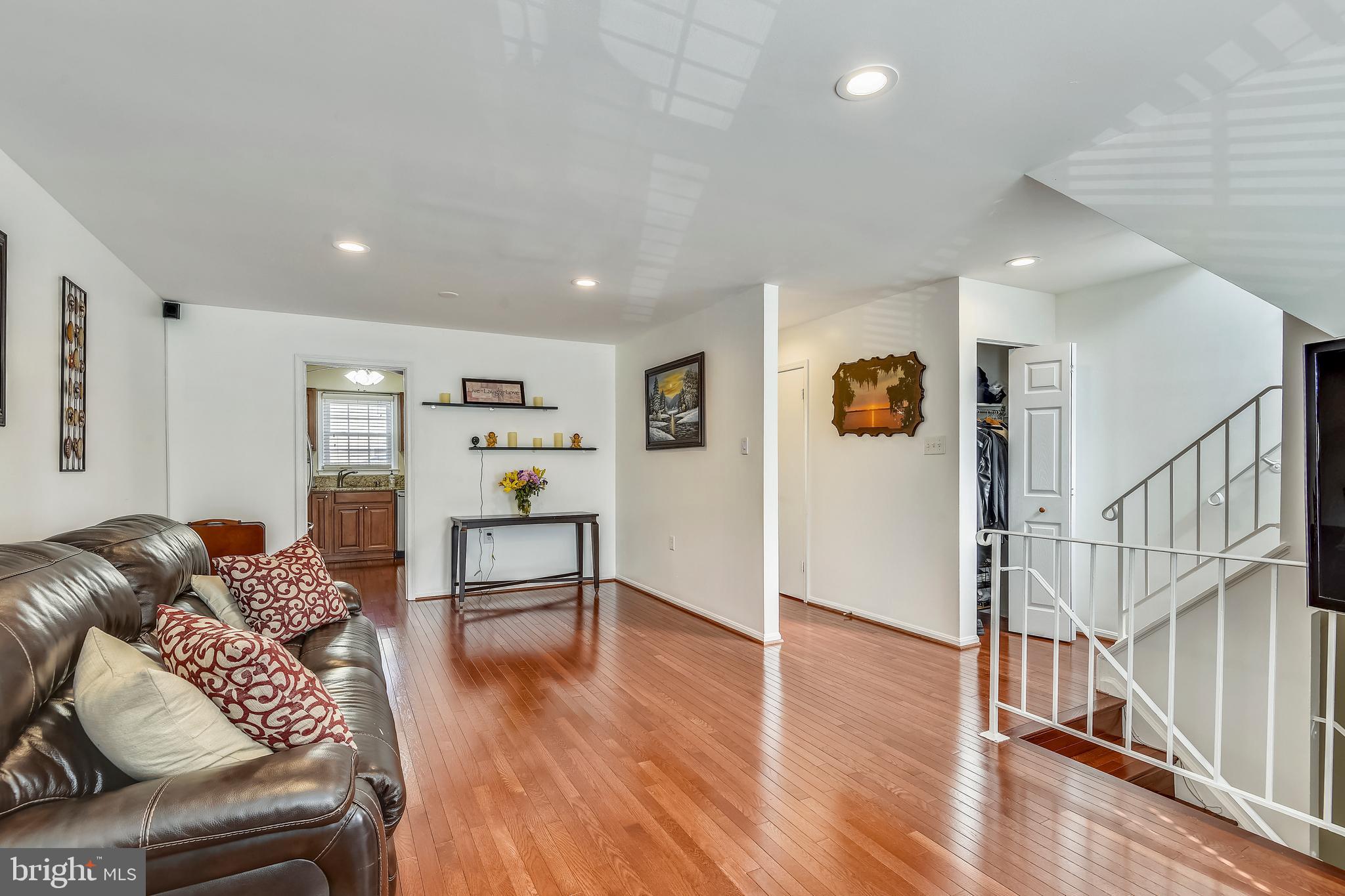 2946 Seminole Road Woodbridge, VA 22192 - Photo 6 of 34 Gallery Image 6