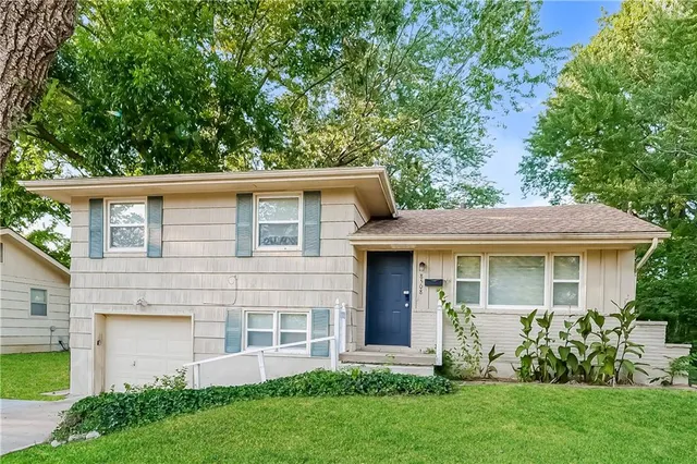 $1,605 | 8508 East 85th Terrace, Raytown, MO 64138