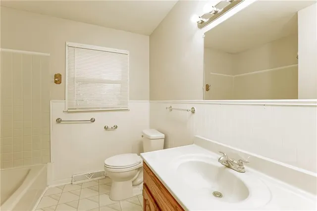 $1,605 | 8508 East 85th Terrace, Raytown, MO 64138