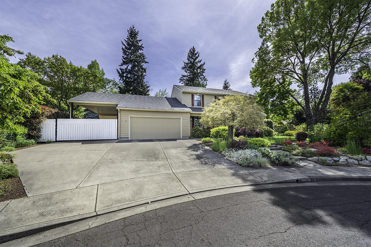2208 Ridge Way Medford, OR 97504 - Photo 14 of 24 14