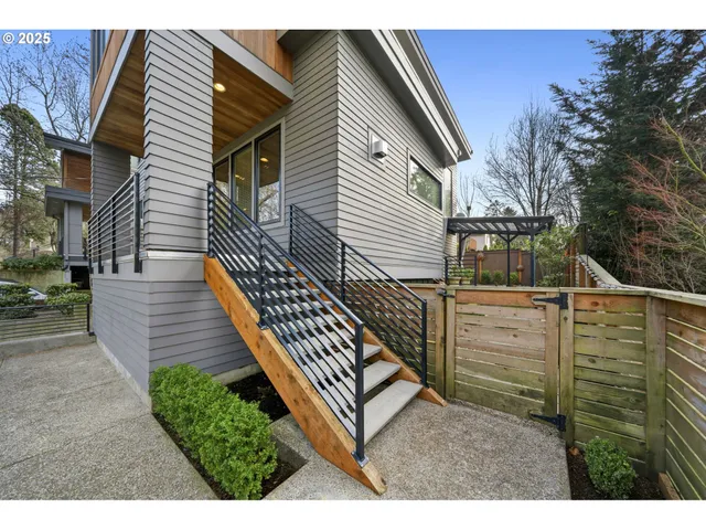 $1,150,000 | 3970 Southeast Reedway Street, Portland, OR 97202
