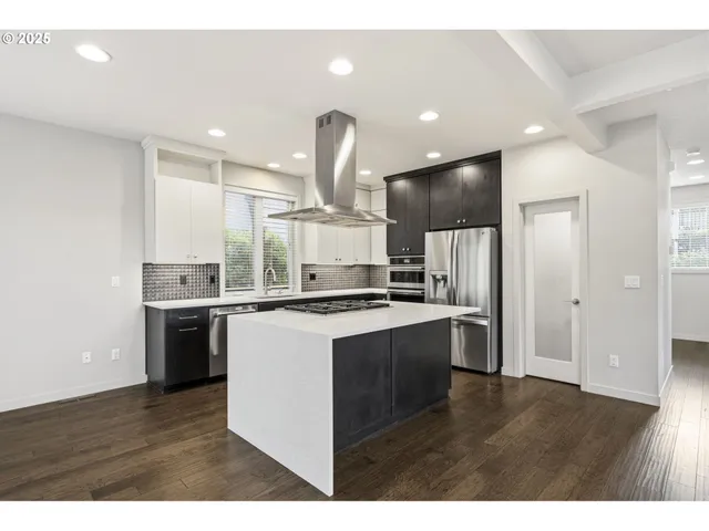 $1,150,000 | 3970 Southeast Reedway Street, Portland, OR 97202