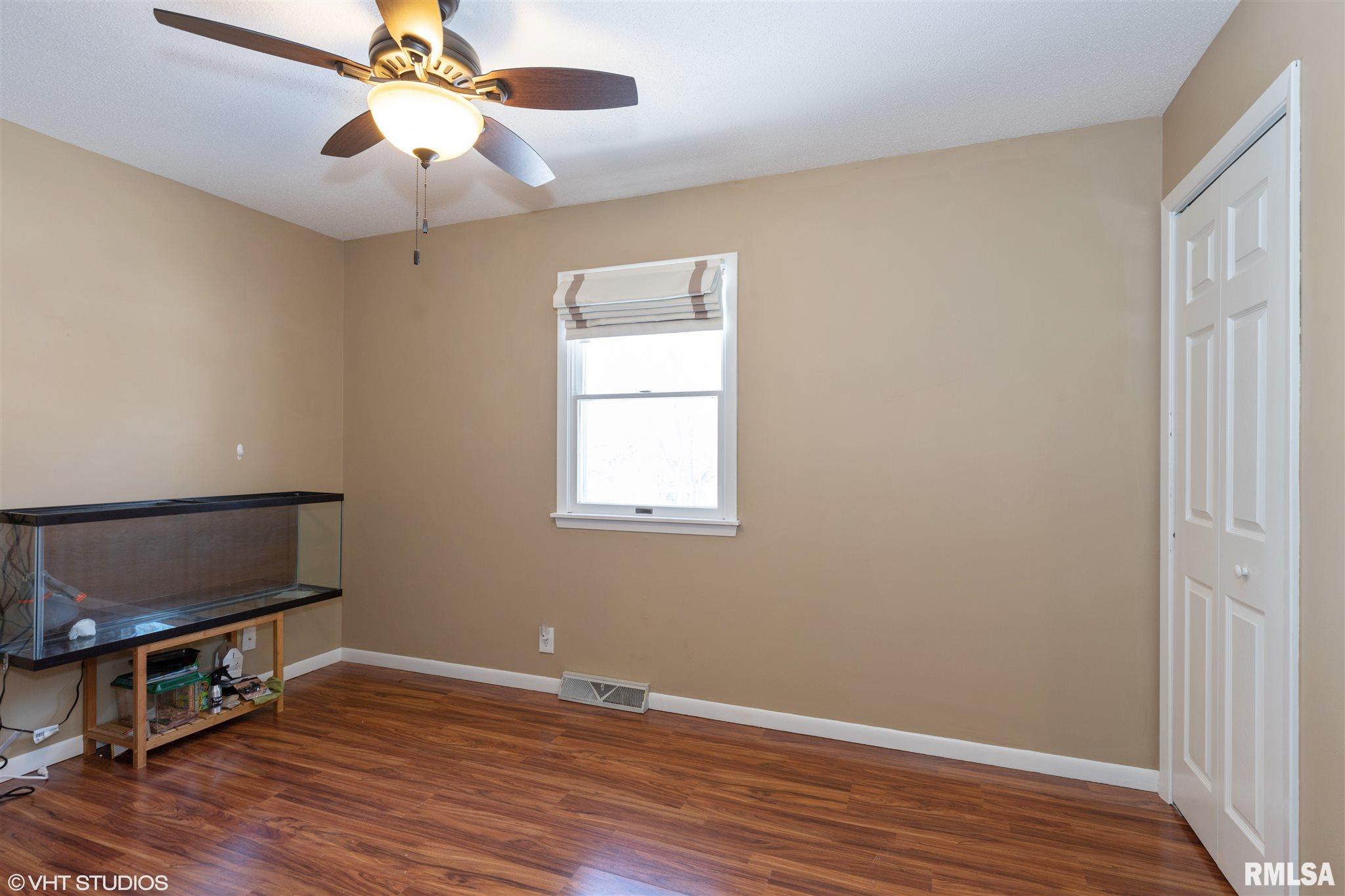 723 Schick Road Clinton, IA 52732 - Photo 14 of 17 Gallery Image 14