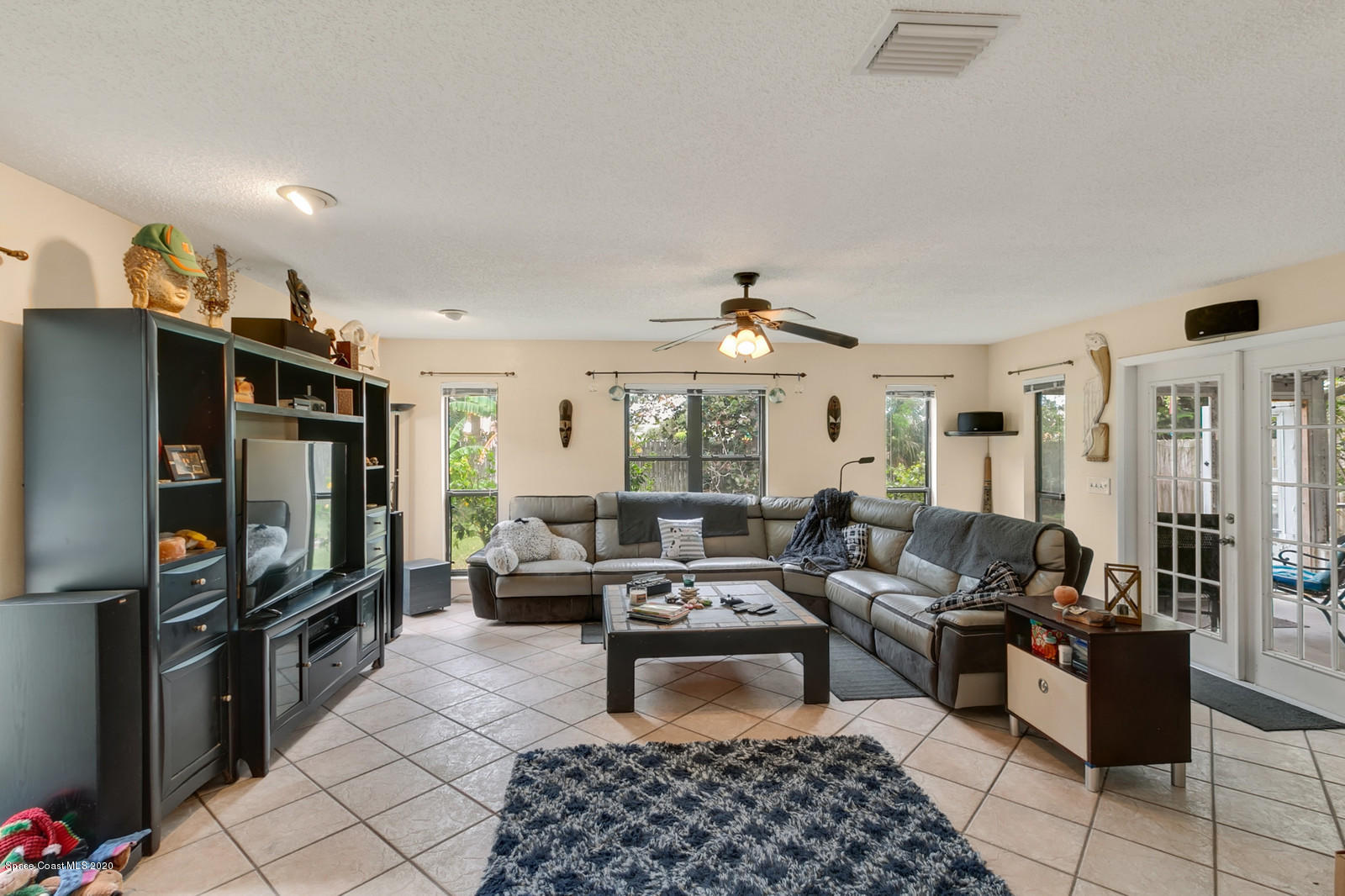 1014 Samar Road Cocoa Beach, FL 32931 - Photo 13 of 26 Living Room