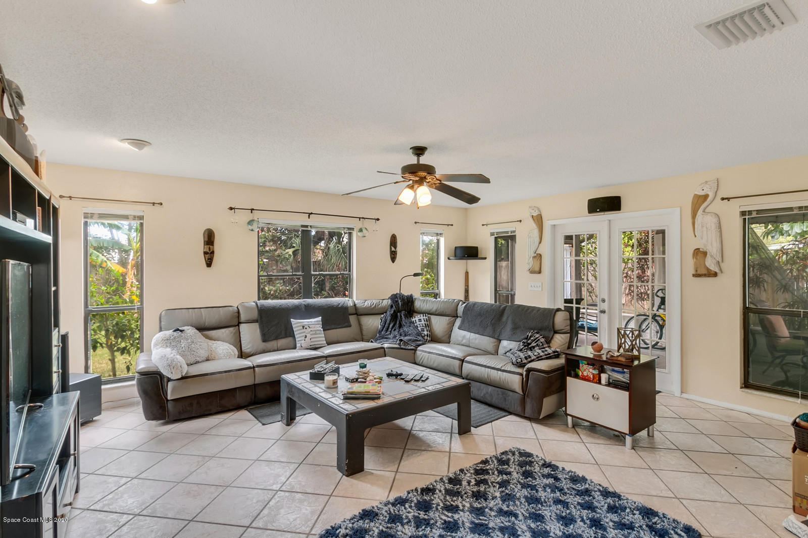 1014 Samar Road Cocoa Beach, FL 32931 - Photo 15 of 26 Large Living Area