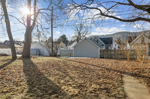 $265,000 | 1073 West King Street, Winona, MN 55987