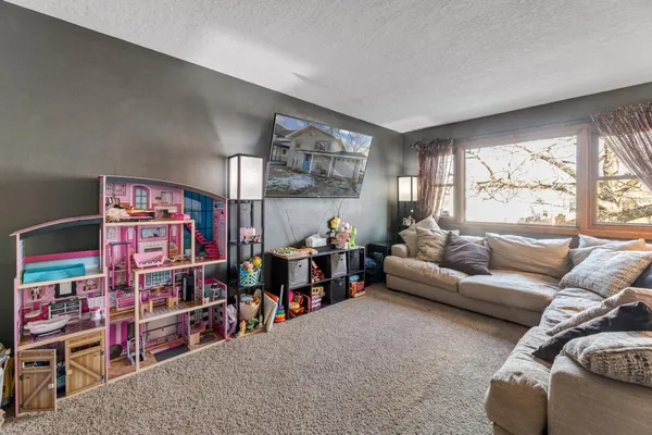 $265,000 | 1073 West King Street, Winona, MN 55987