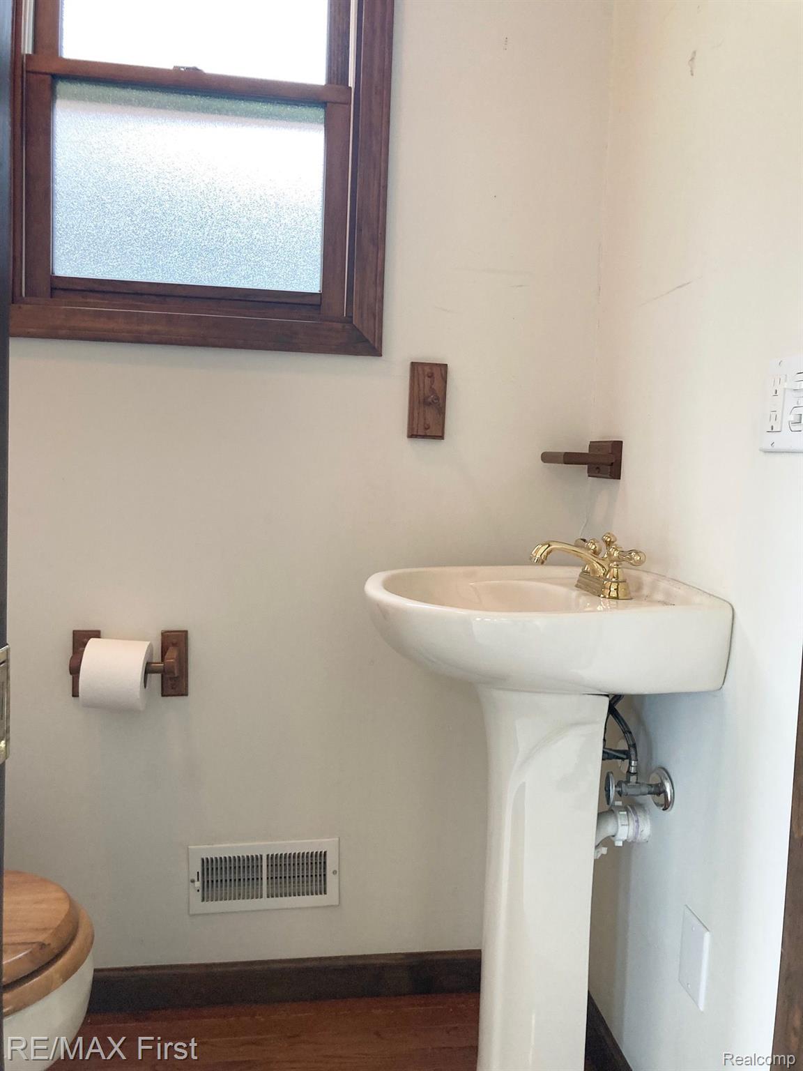 6439 Dyke Road Algonac, MI 48001 - Photo 9 of 25 Gallery Image 9