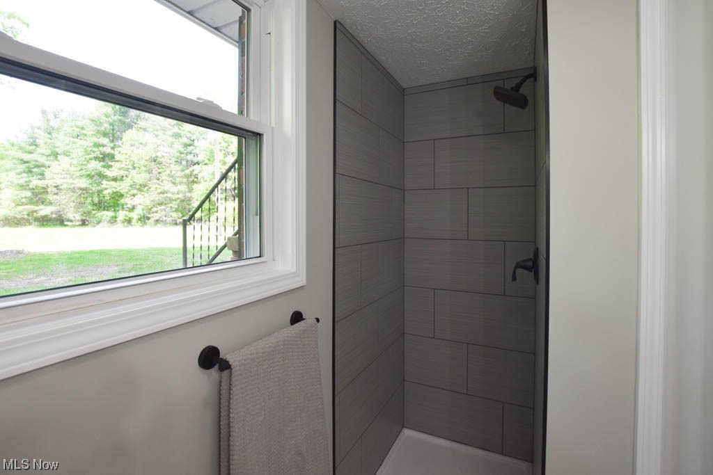 10081 Navarre Road Southwest Navarre, OH 44662 - Photo 24 of 34 Full Bathroom