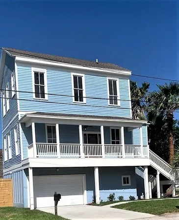 $2,900 | 114 17th Street, Galveston, TX 77550