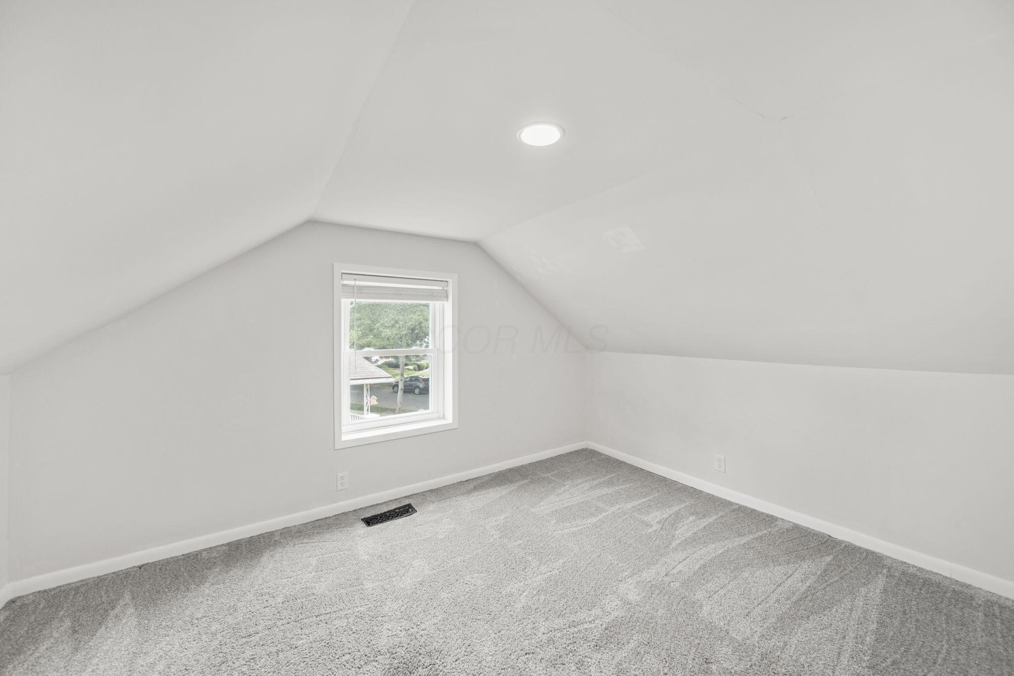 873 Timberman Road Columbus, OH 43212 - Photo 15 of 31 Primary bedroom