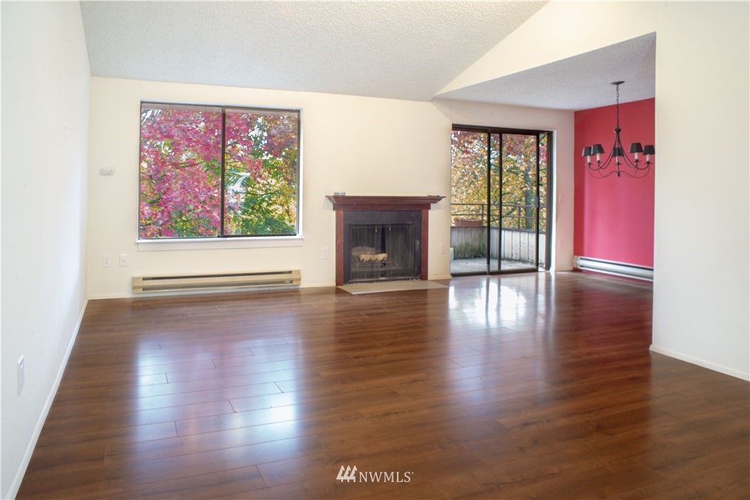 12421 74th Lane South, Unit 20 Seattle, WA 98178 - Photo 2 of 16