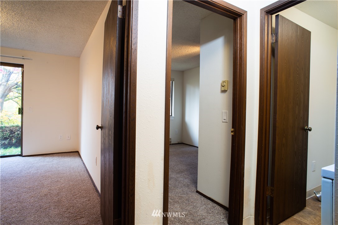 12421 74th Lane South, Unit 20 Seattle, WA 98178 - Photo 11 of 16