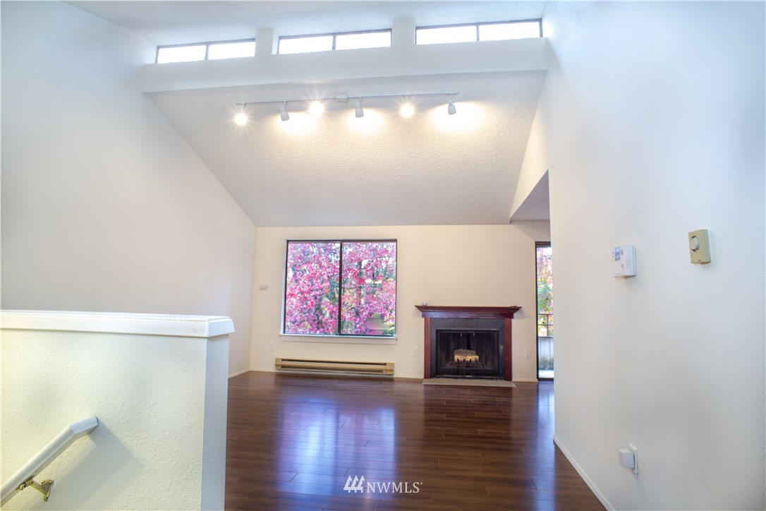 12421 74th Lane South, Unit 20 Seattle, WA 98178 - Photo 3 of 16