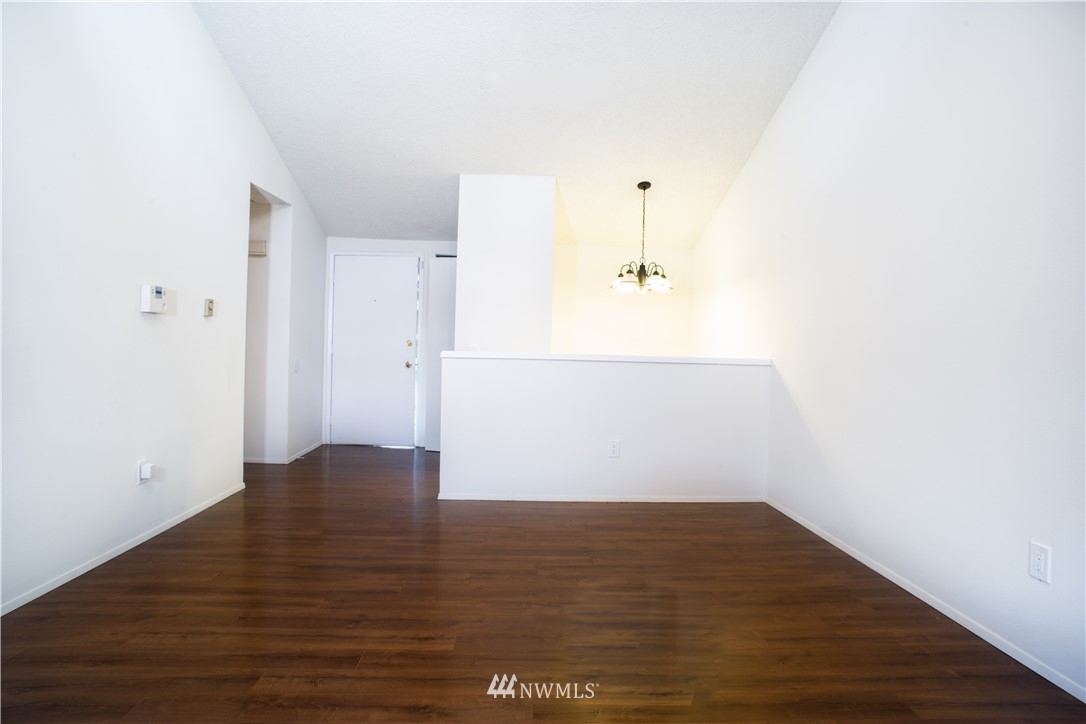 12421 74th Lane South, Unit 20 Seattle, WA 98178 - Photo 5 of 16