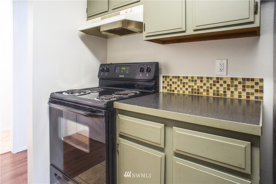 12421 74th Lane South, Unit 20 Seattle, WA 98178 - Photo 7 of 16