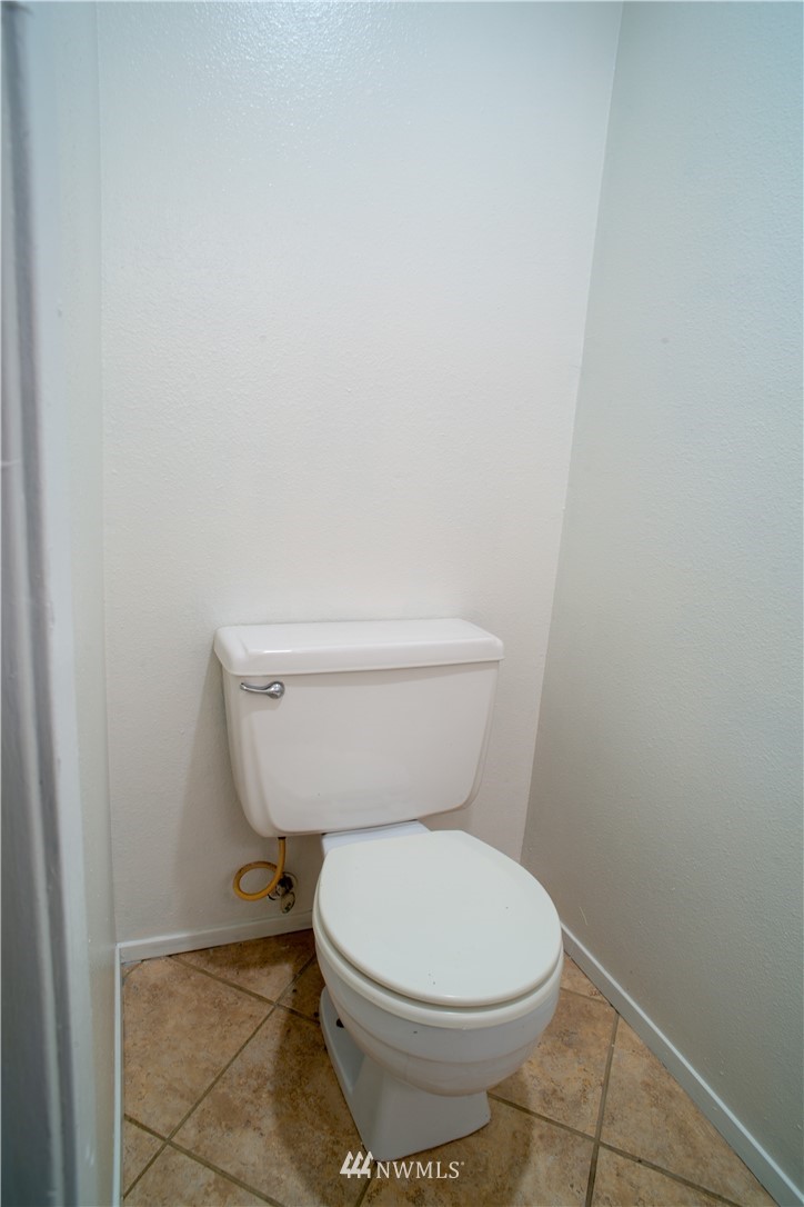 12421 74th Lane South, Unit 20 Seattle, WA 98178 - Photo 9 of 16