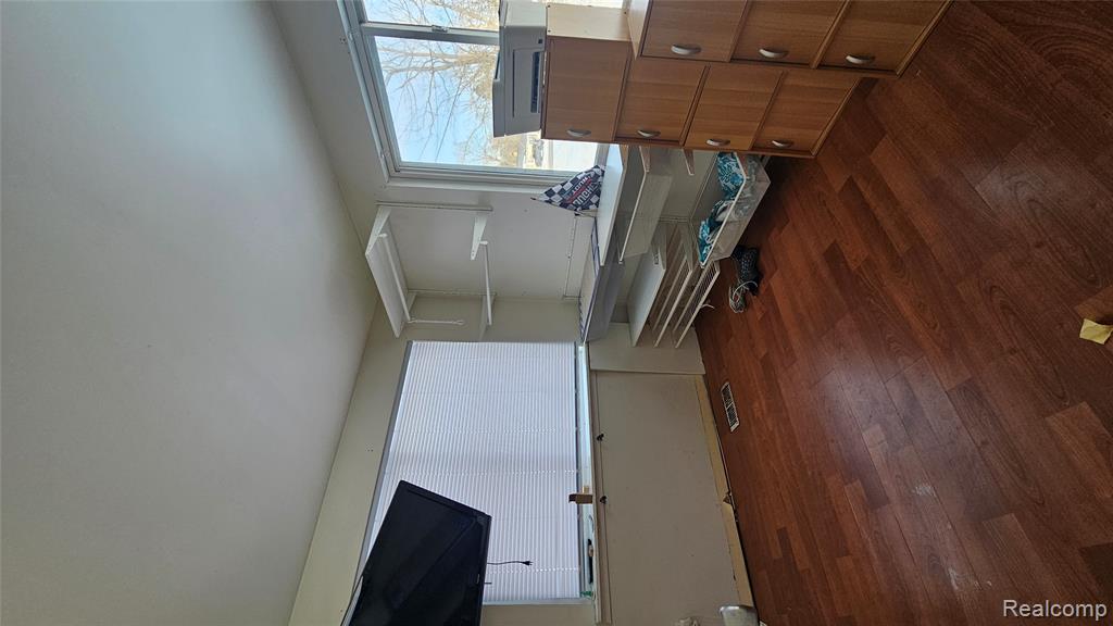 4392 East Coldwater Road Flint, MI 48506 - Photo 10 of 17 Gallery Image 10